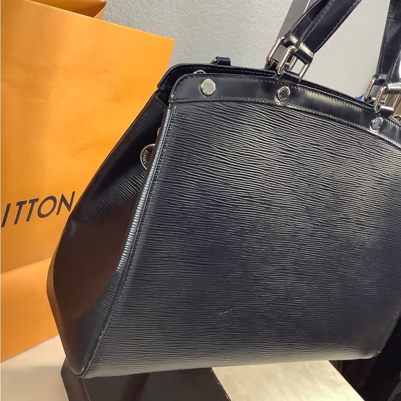 Louis Vuitton Authentic - Picture 4 of 15